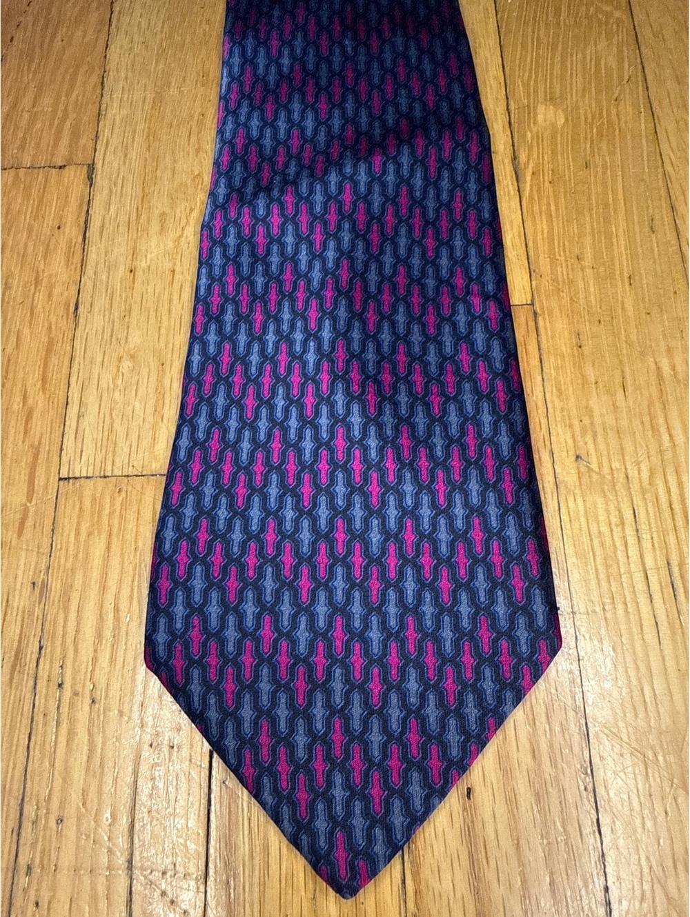 Stefano Ricci for Saks Fifth Avenue 100% Silk Tie Italy Navy Blue Magenta Geo